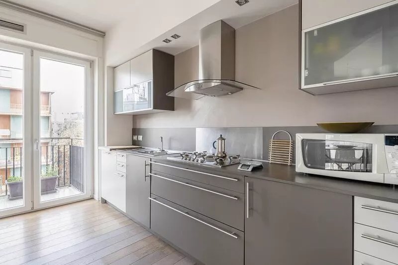 LUSH CONTEMPORARY FLAT: wide and modern apartment - 3 BDR, 6 GUESTS