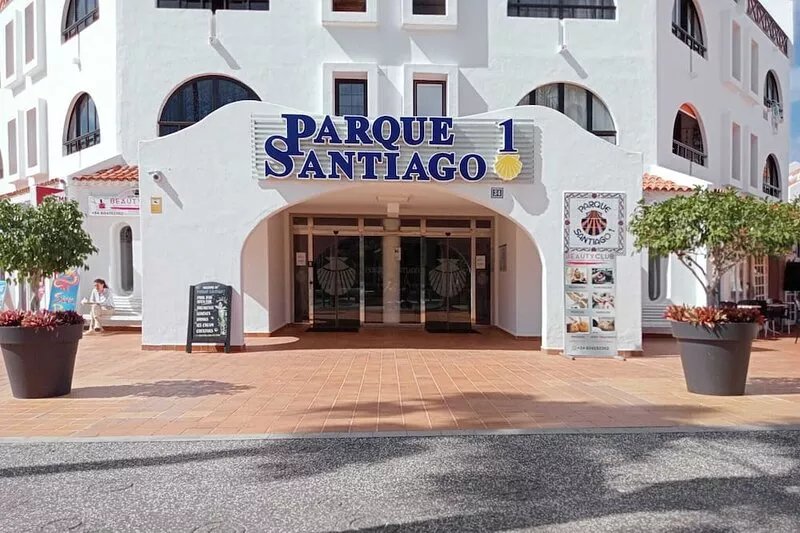 TENERIFE PARQUE SANTIAGO 1 Aparthotel for 4 people in Playa de Las Americas