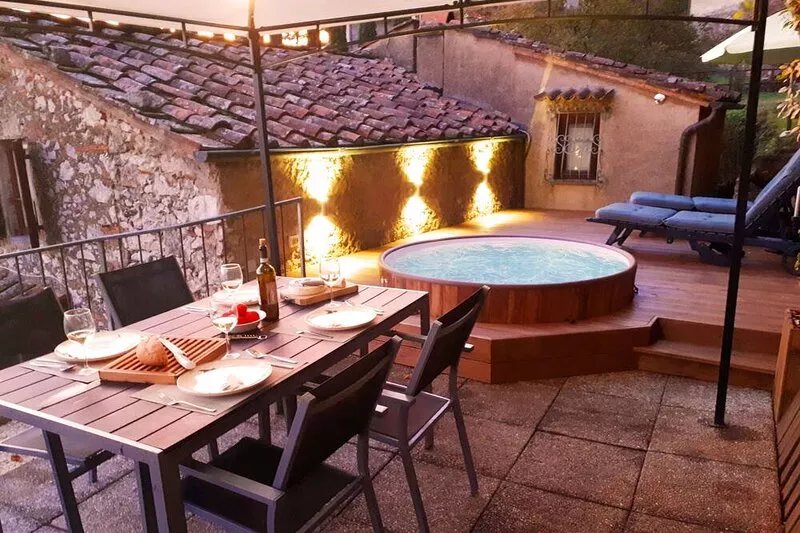 Casa Melograno.  3 bedrooms, 2 bathrooms, Spa-pool, patio, sea &  valley views