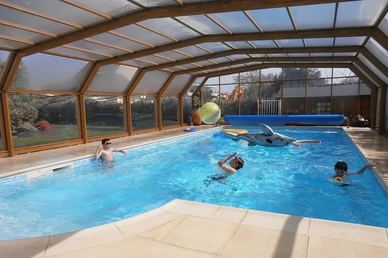 House with sea view, beach access, indoor swimming pool, heated from