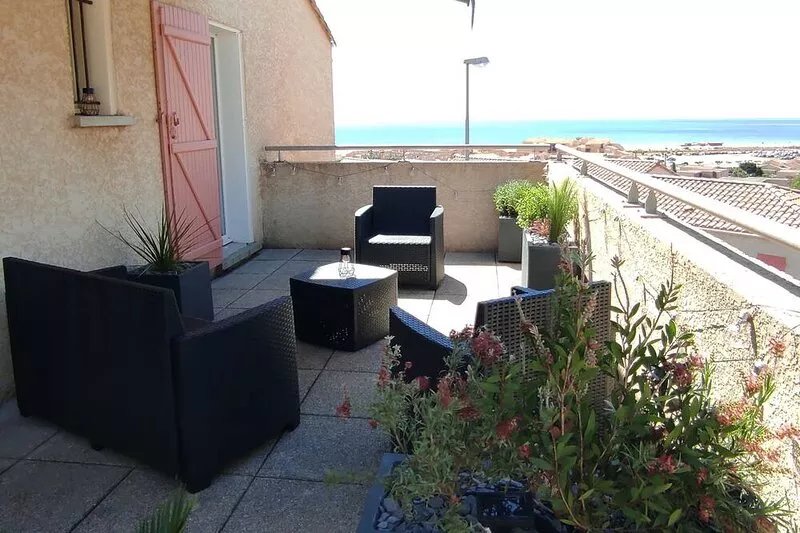 House 6 people panoramic sea view terrace, solarium and garage. Near beach