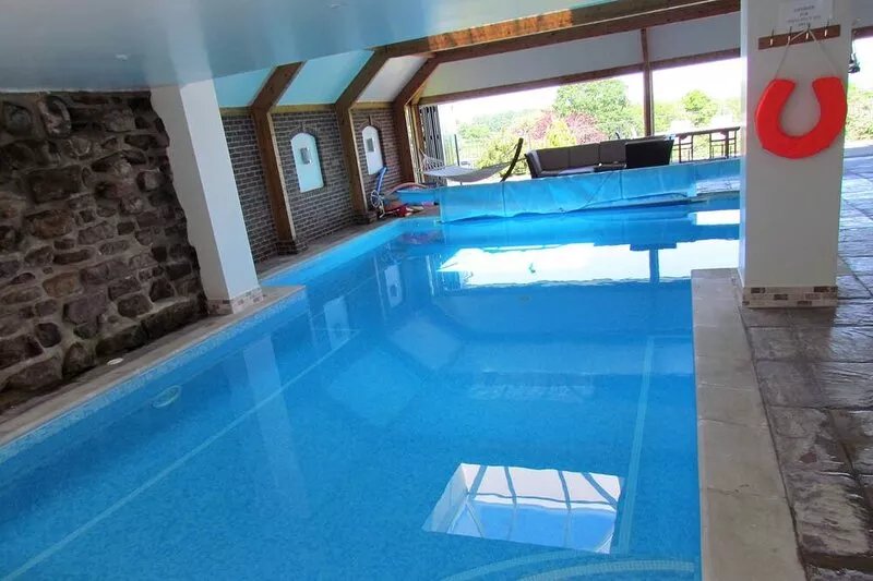 Cottage With Large Private Swimming Pool, WiFi,Views And Gardens