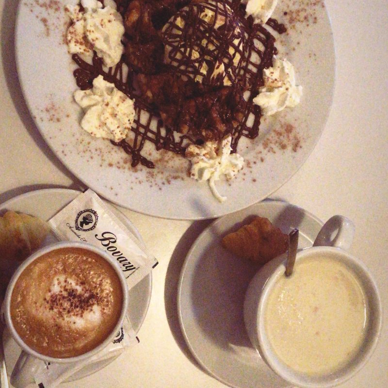 Bovary Cafe-Bar