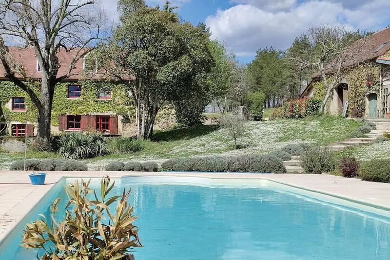 Country house 8 people comfortable, large pool