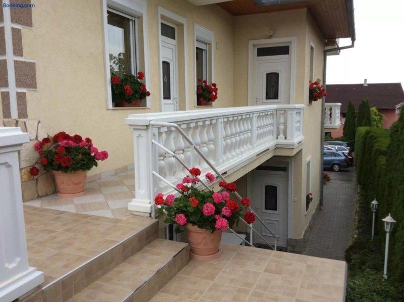 Jozsef Apartments House