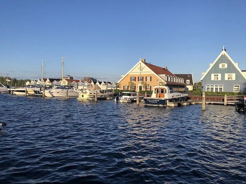 Cute apartment  with office space nearby Amsterdam. Long term rental on request.