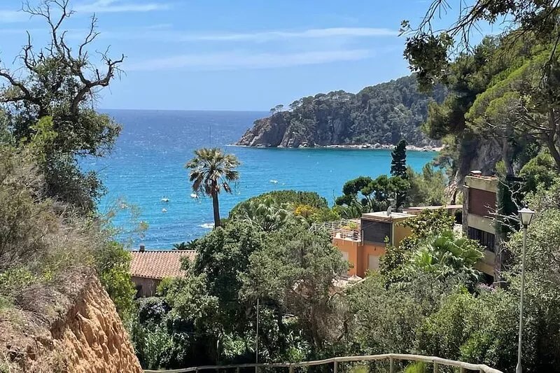 Nice house in Cala Llevadó,Tossa de Mar with swimming pool (500 m to the beach)