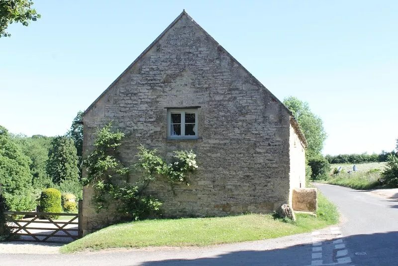 Delightful, barn cottage in peaceful rural village. Walks, pubs, scenery. Relax!