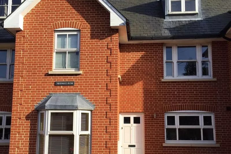 In the centre of Burnham on Crouch - Walking distance to all amenities & river