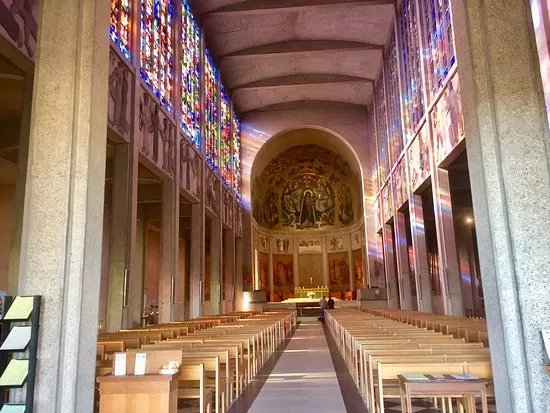 Basilique Notre-dame De La Trinite