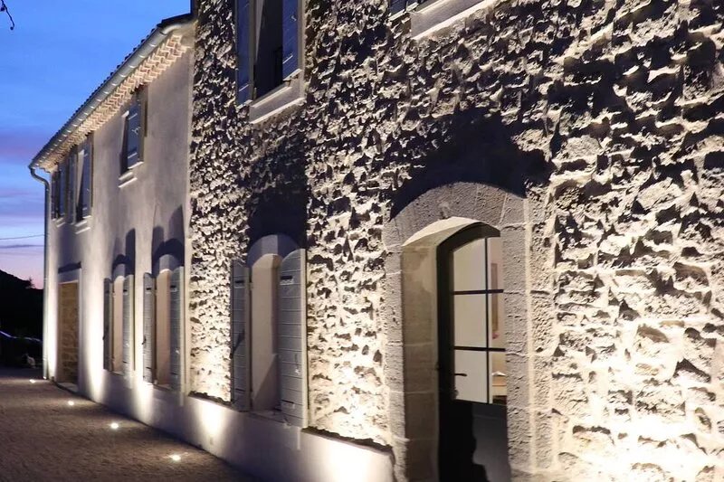 Large Provencal farmhouse, heated pool at the foot of Mont Ventoux