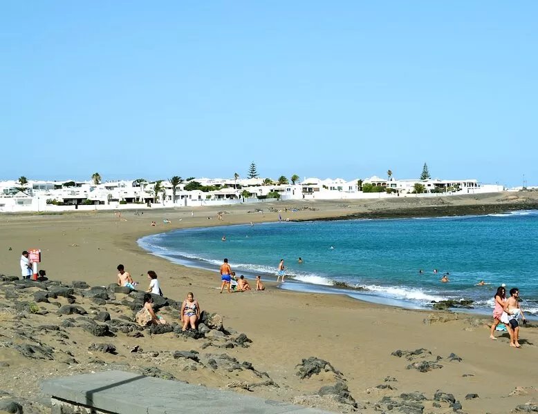 Comfort bungalow (1st row) in exclusive complex directly by the sea/beach pool