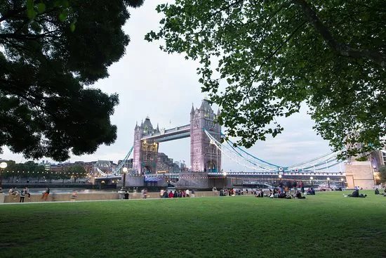 Potters Fields Park