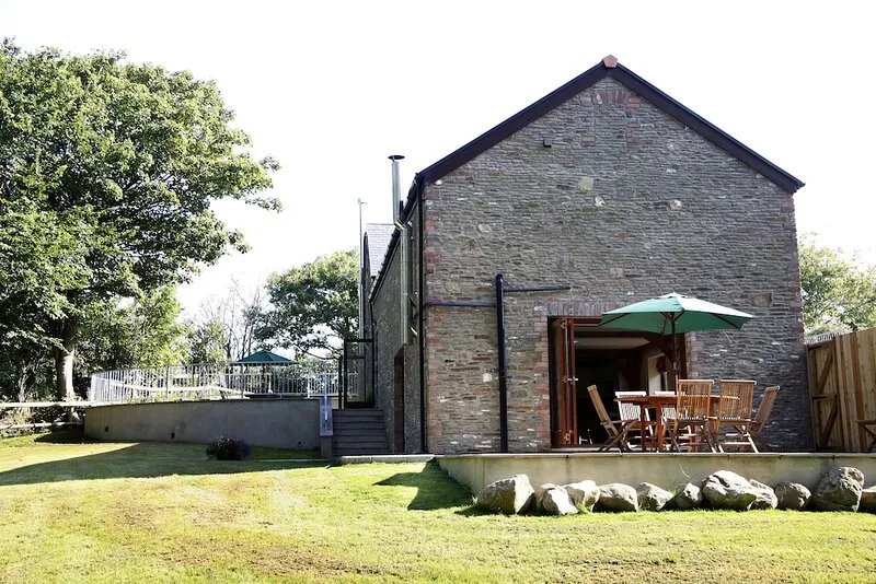 Y Beudy - Luxury Barn Conversion at Tir-Cethin Farm on The Gower