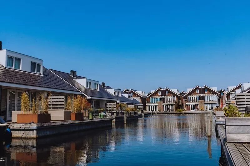 Holiday home with jetty near Amsterdam