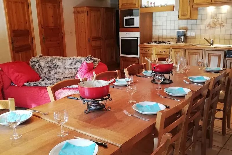 apartment "myosotis" in chalet 20 m from the ski lift of the village and shops