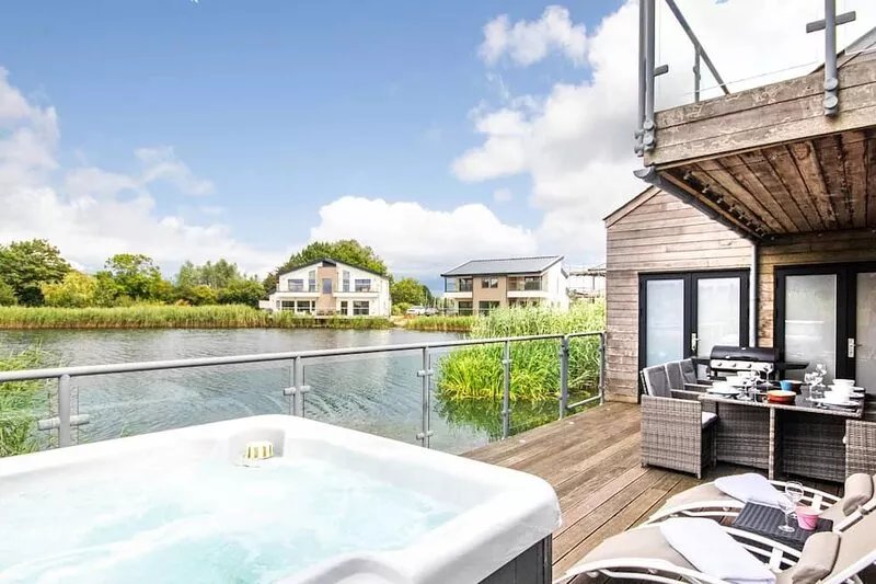 Waters Edge 04, Waterside Lodge (P)