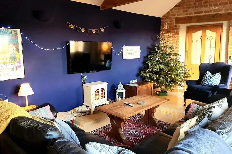 Valentine Cottage.Lovely Detached Barn.Warm & Stylish Interior.Near Lincoln
