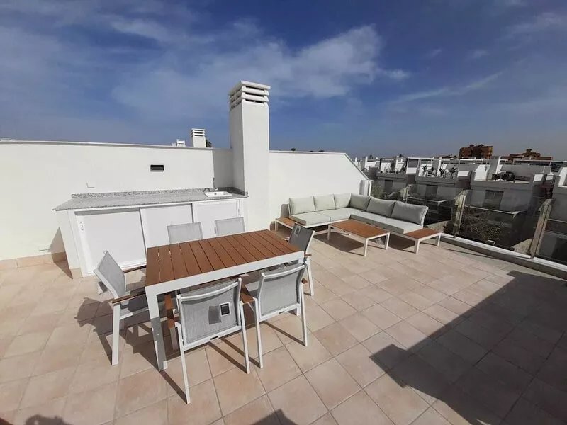 Stunning 3 Bedroom Villa with Private Pool - Close to Beach
