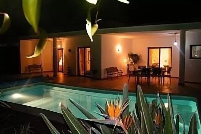 Villas Blancas. Modern Detached Villa, Pool, Great Location, Air Con, Fast Wi-Fi