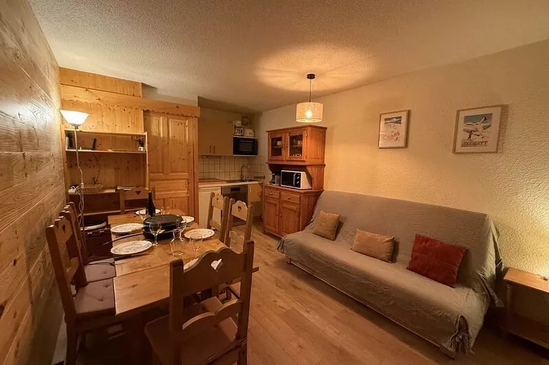 Apartment of 30m2 with 1 room, 1 bunk bed area and 1 living room with sofa