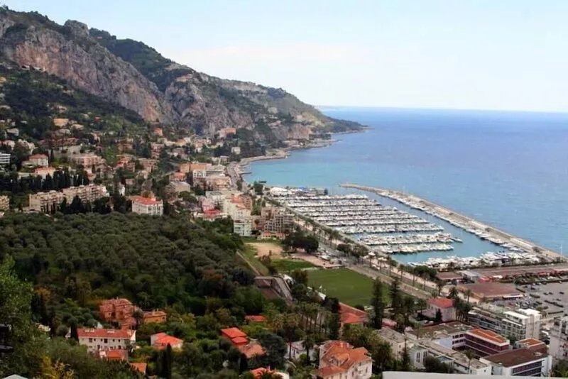 Magnificent villa in a spectacular setting with 360° views of the Mediterranean