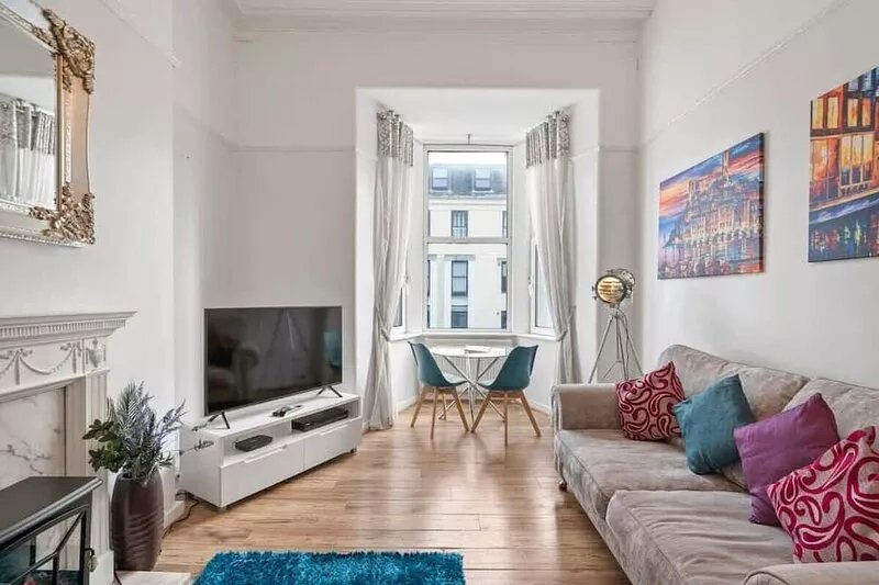 Modern Flat on The Hoe w/ Private Parking