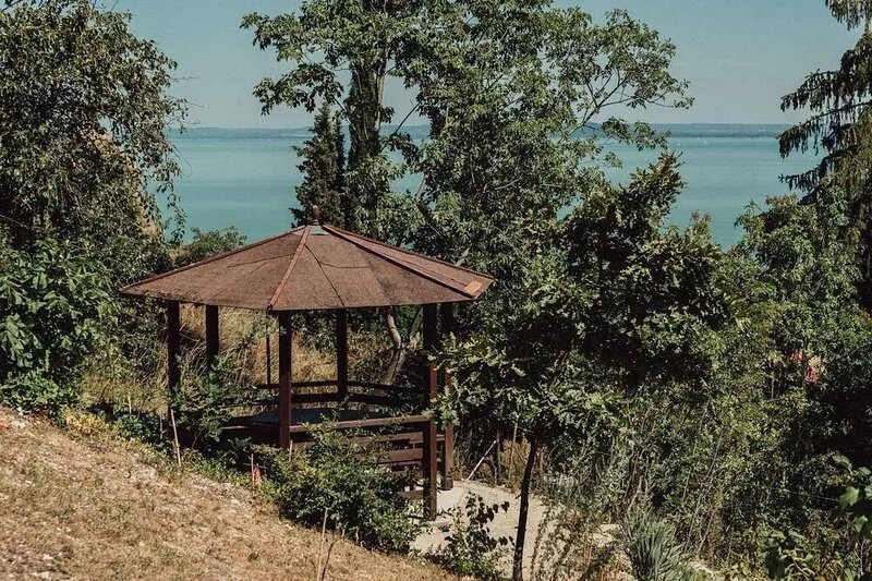 Studio with a view of the lake