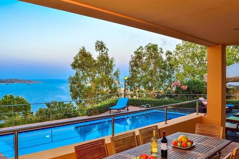 5 Bedroom Seafront Villa In Loutraki, Sleeps 10, Private Pool and Sauna