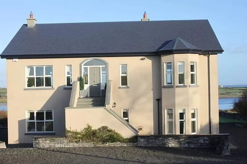 5 Star Luxury Home with Sea & Burren Mountain Views, New Quay, Co Clare