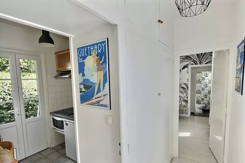 Delightful small house in a quiet neighbourhood close to the beach and the golf