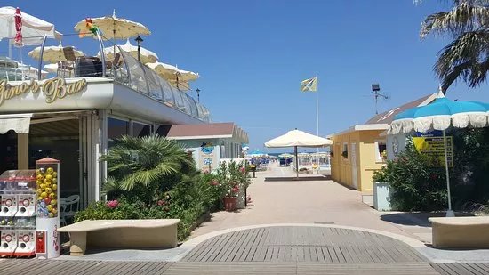 La Playa Beach Village