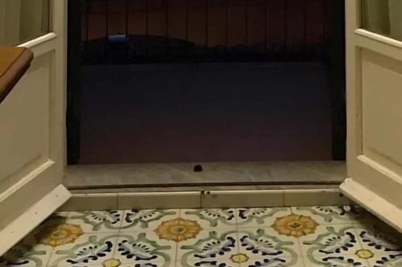 Monterosso 30 metresfrom the beach, wonderful sea view free wi- fi parking