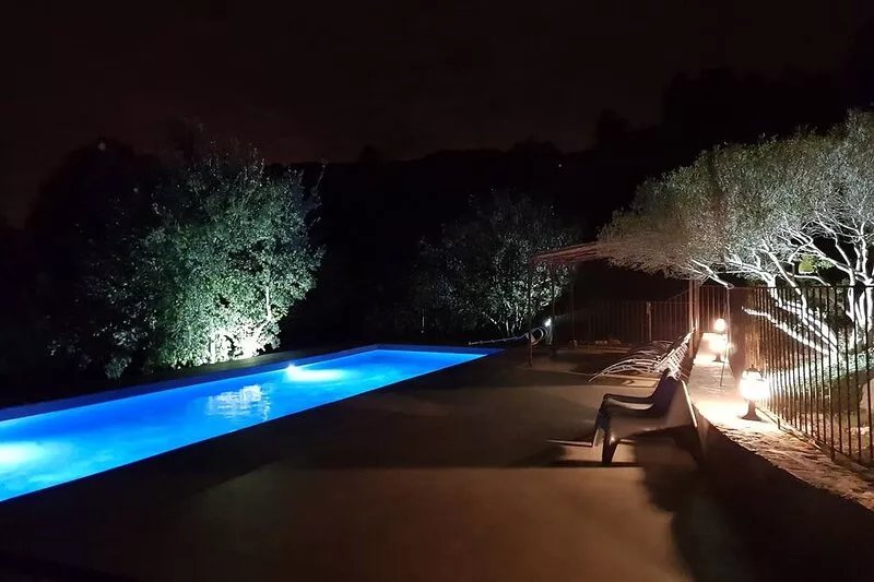 Unique: Manor + caretaker's house with pool between Aix and Marseille