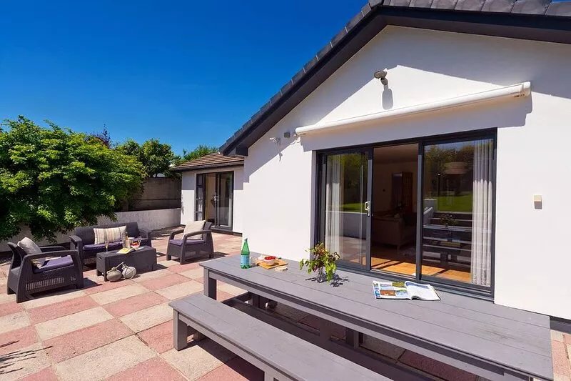 Contemporary beach house - Perfectly placed in Widemouth Bay!