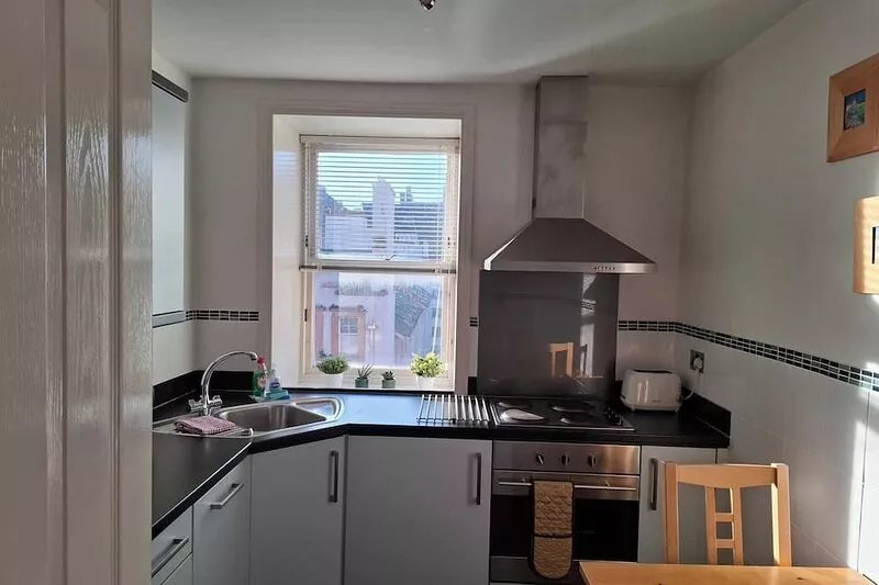 Lovely one-bedroom apartment just a few yards off Edinburgh’s famous Royal