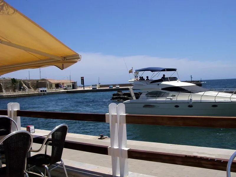 Stunning sea view - Double Beachfront Penthouse, Wi-Fi, SAT TV, Pool