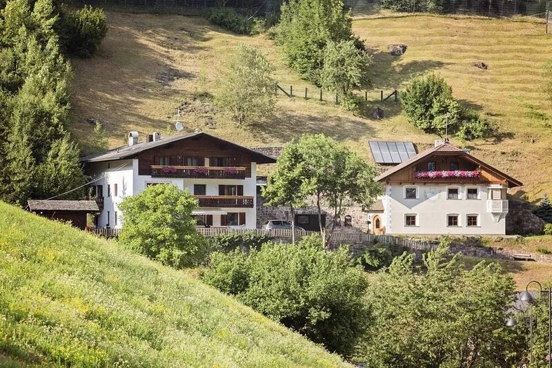 WINTER AND SUMMER VACATION IN THE VALLEY IN THE QUIETLY LOCATED APARTMENTS "LA