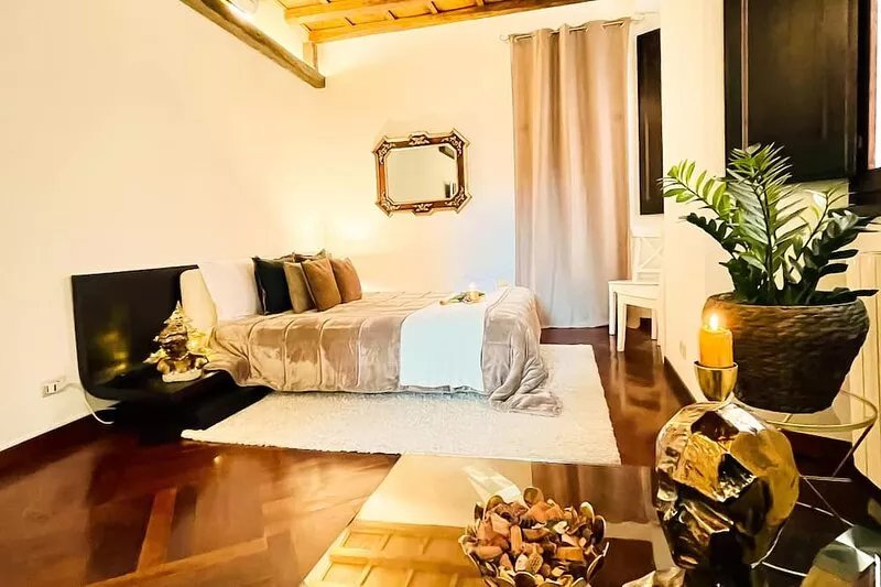 Trevi Fountain Stylish Guesthouse