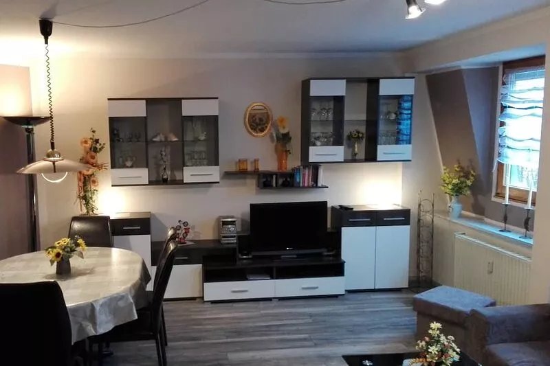 Big, bright holiday home, up to 6 pers., close to the old town, metro, fair