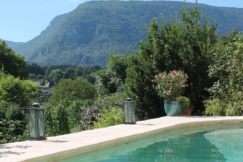 Charming stone cottage with sauna, pool, near the Grand Colombier and lakes