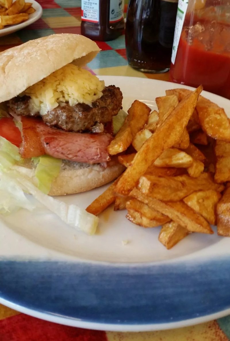 Real Nosh Cafe