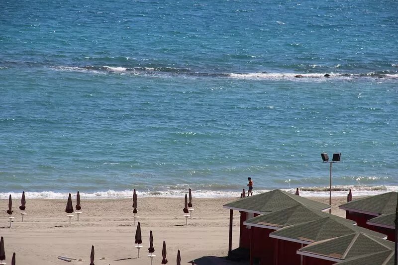 Ostia-apartment 50 mt from the beach, near historic center-sea view