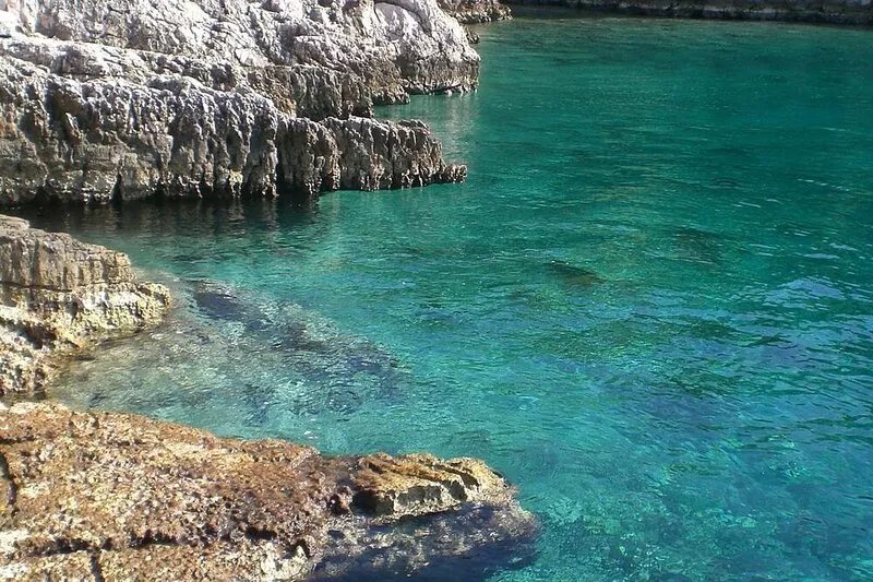 Villa Gudelj, 30m from the beach, air-conditioned, kayaks, bicycles, heated pool