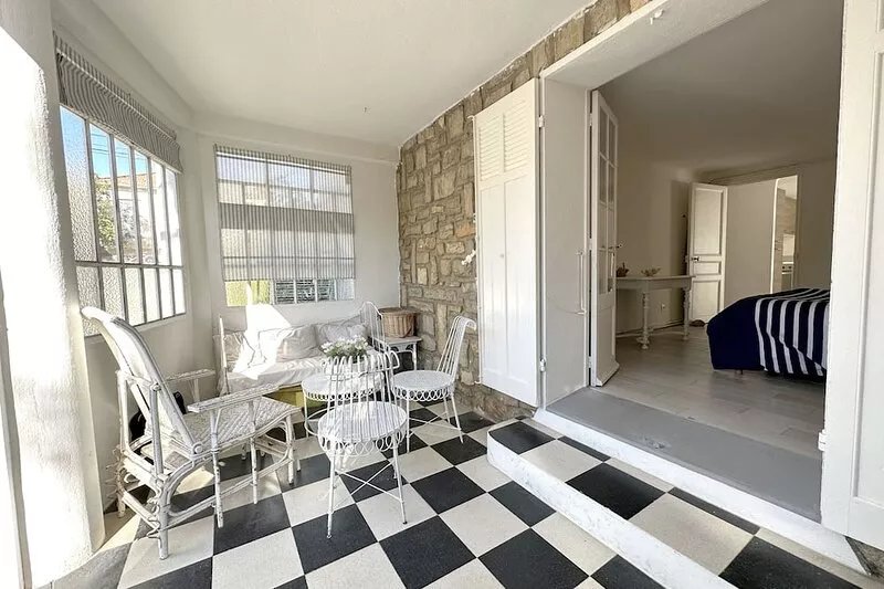 Rez de Villa 250 m from Les Lecques beach