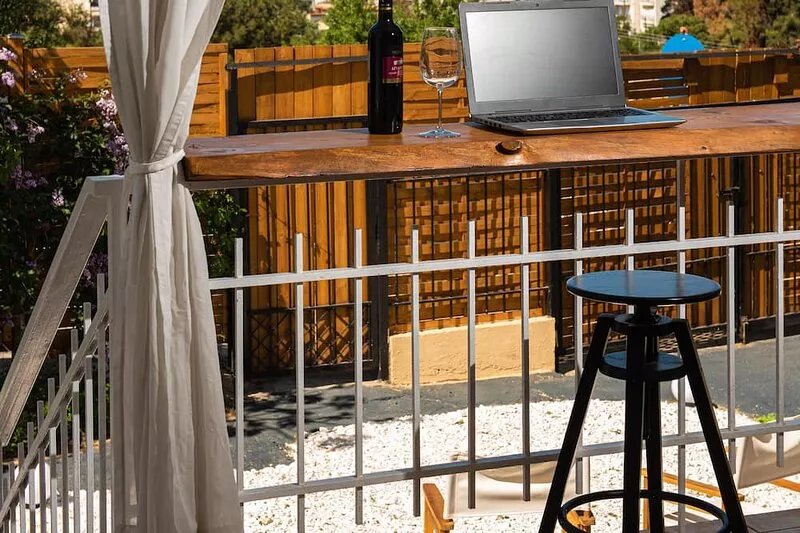 Grand Seaview Retreat - walk to the beach