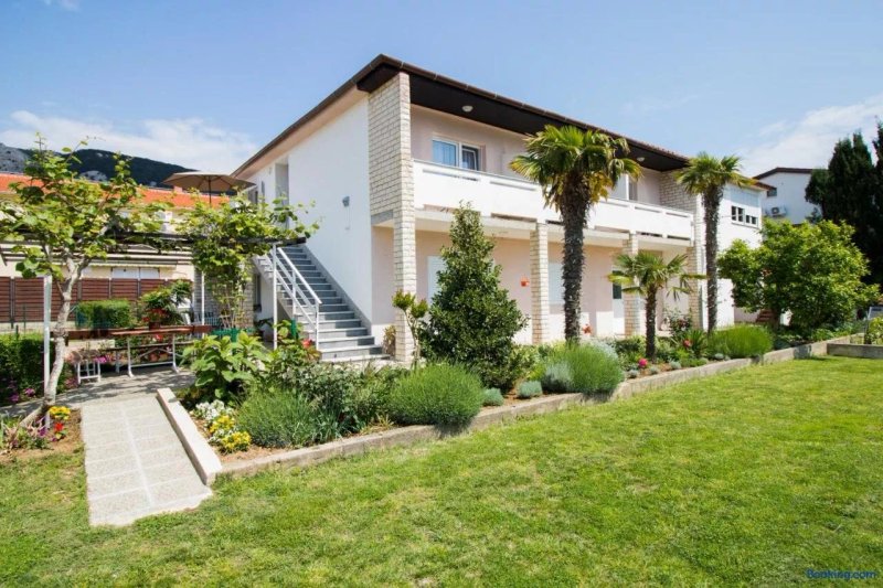 Rooms & Apartment Albina