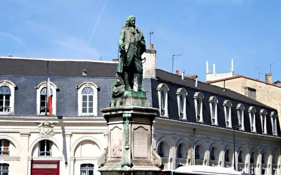 Statue du Marquis de Tourny