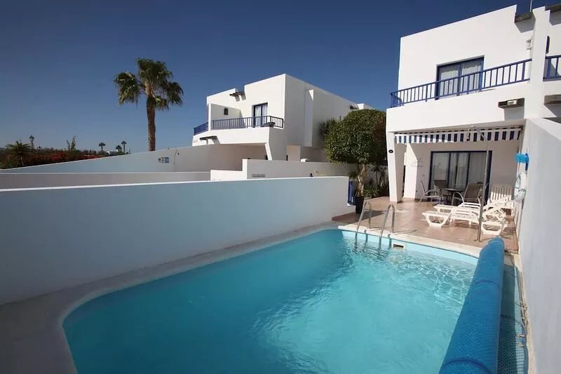 Luxury quiet southfacing Villa in Marina Rubicon with Free Wifi & heated pool
