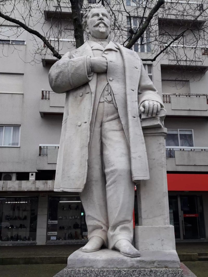 Estatua Do Visconde De Barreiros